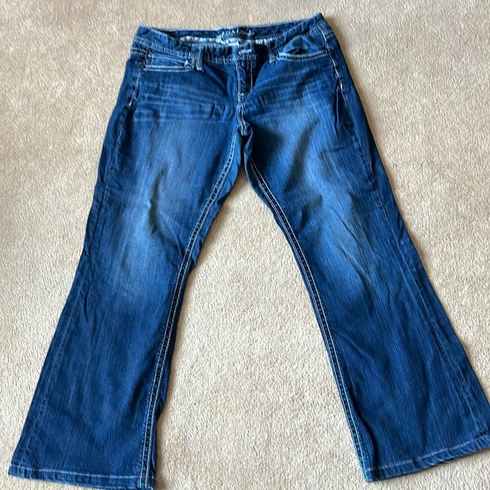 Ladies Maurice’s original distressed jeans, Sz. 11/12 Reg. Zip front, flare leg!